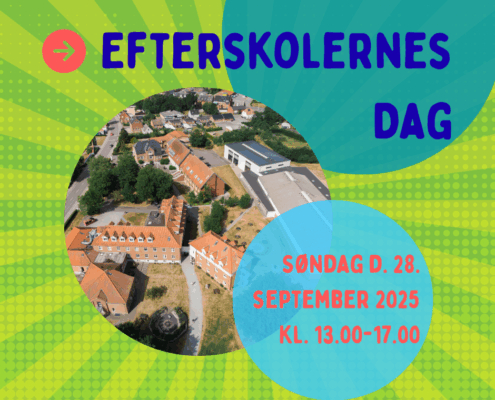 Billede til indlæg vedrørende Efterskolernes Dag med luftfoto af Gørlev Idrætsefterskole. Teksten annoncerer: 'Efterskolernes Dag – Søndag d. 28. september 2025 kl. 13.00-17.00' på farverig baggrund med grønne og blå mønstre.