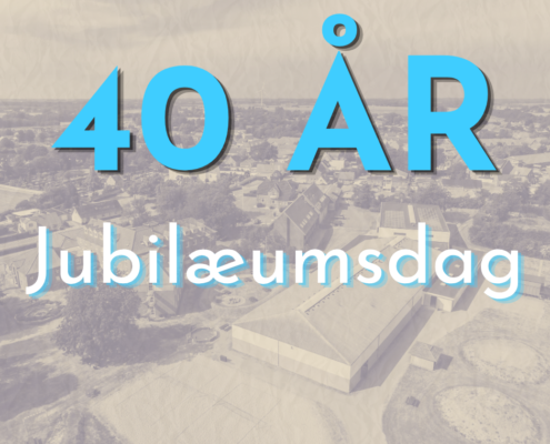 I baggrunden ses et dronefoto af Gørlev Idrætsefterskole. I forgrunden ses teksten: 40 år og jubilæumsdag.